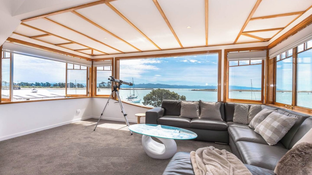 Photo of Livingroom in Stepneyville