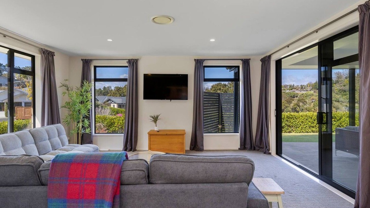 Photo of Livingroom in Rangatira Park