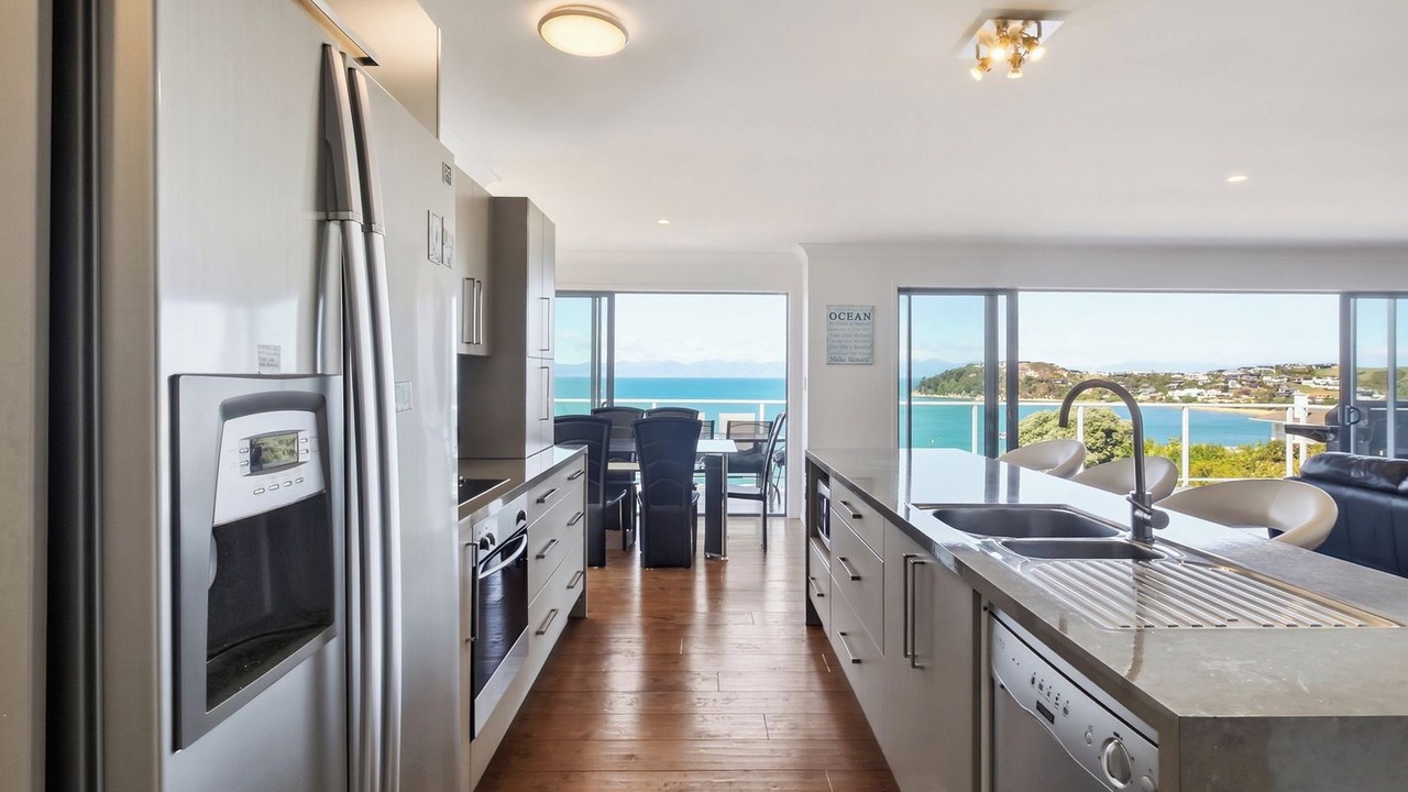 Photo of Kitchen in Ngaio Bay