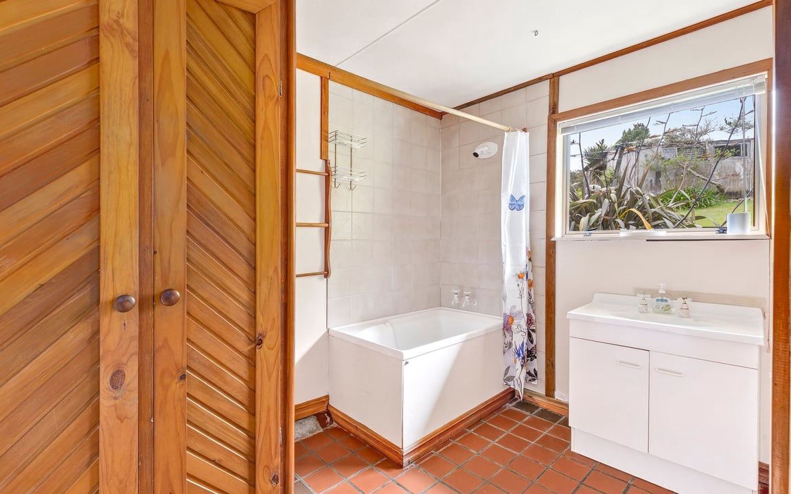 Photo of Bathroom in Parapara