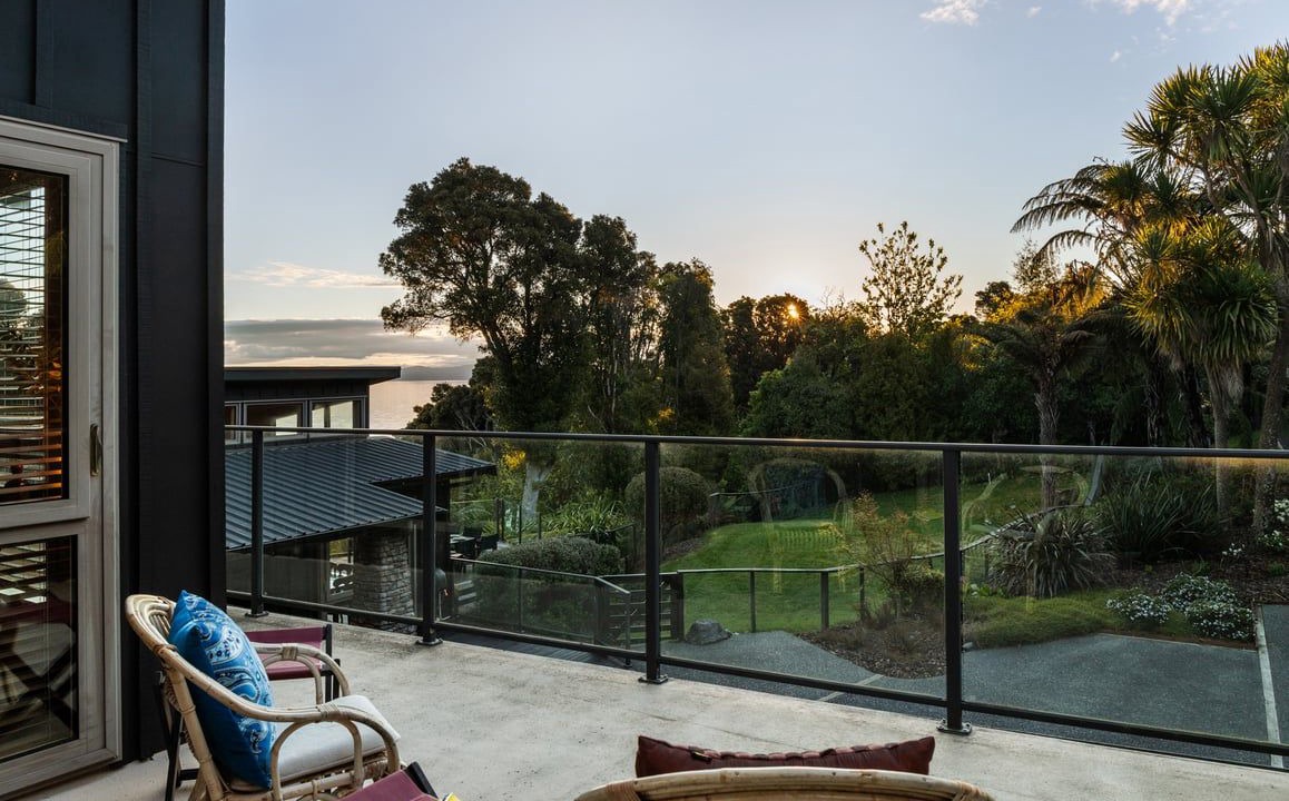 Photo of Patio Balcony in Acacia Bay