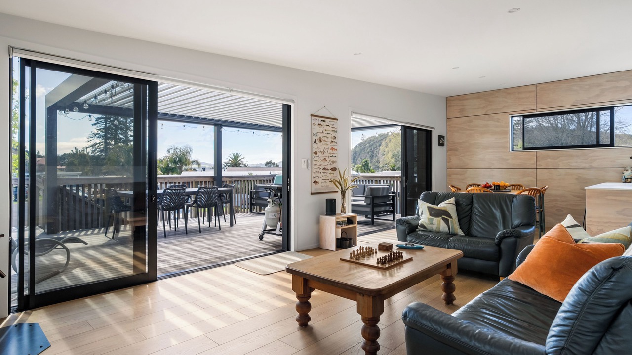 Photo of Livingroom in Cooks Beach