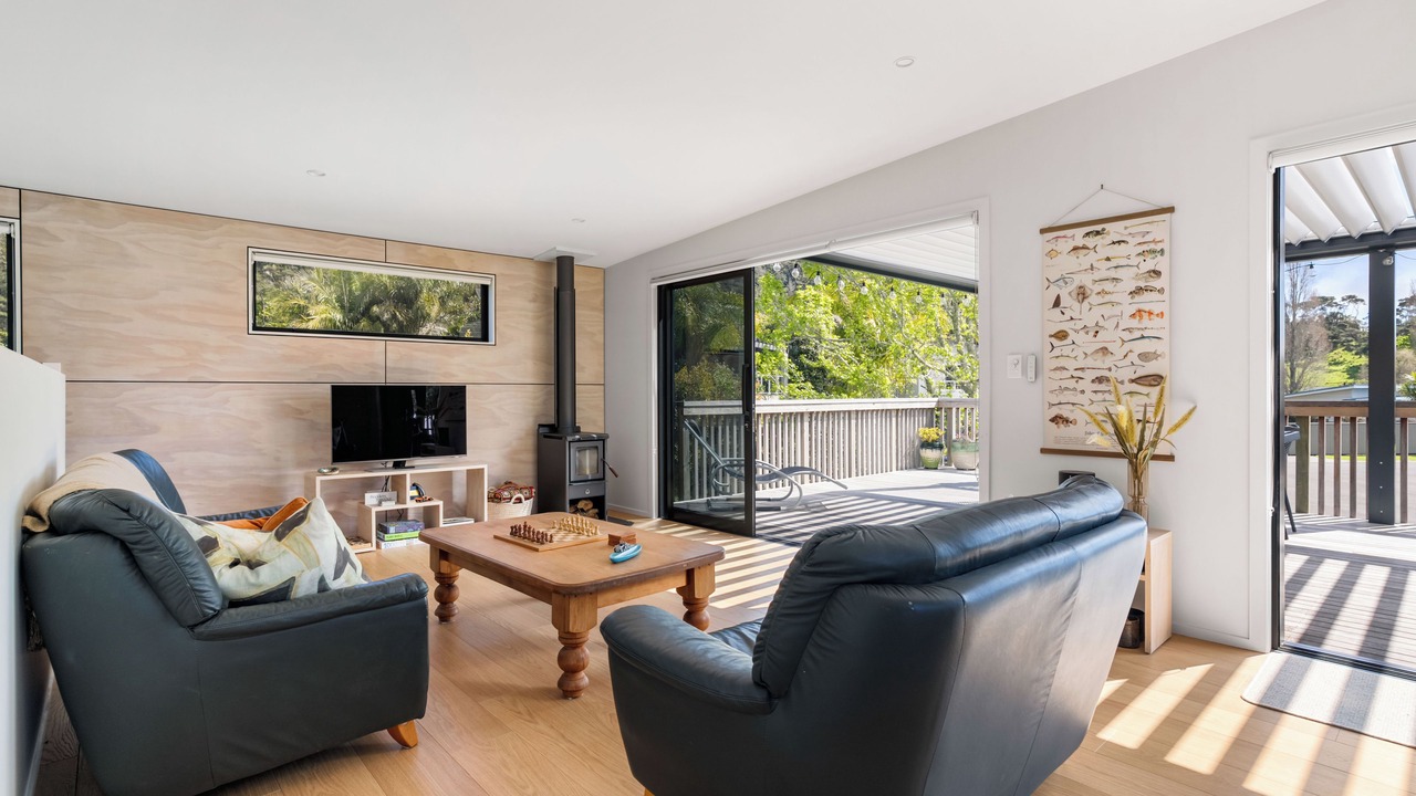 Photo of Livingroom in Cooks Beach