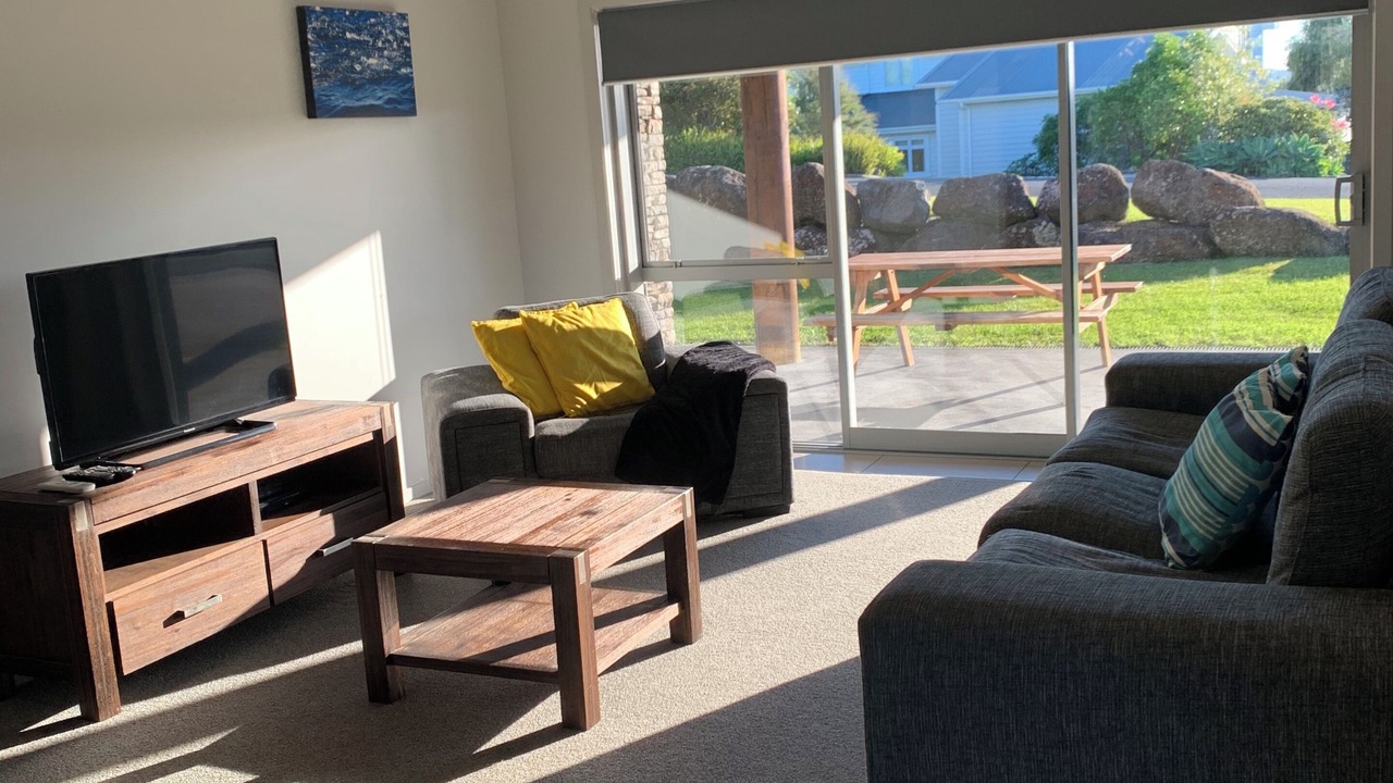 Photo of Livingroom in Russell