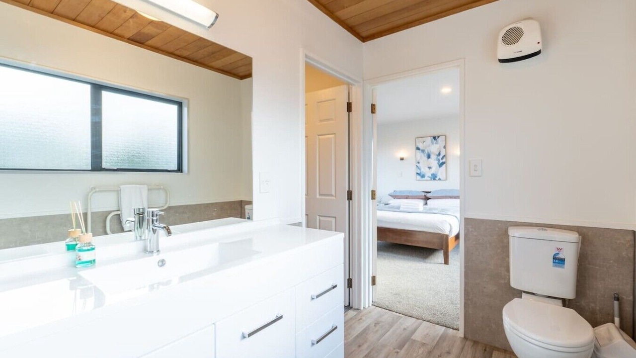 Photo of Bathroom in Orewa