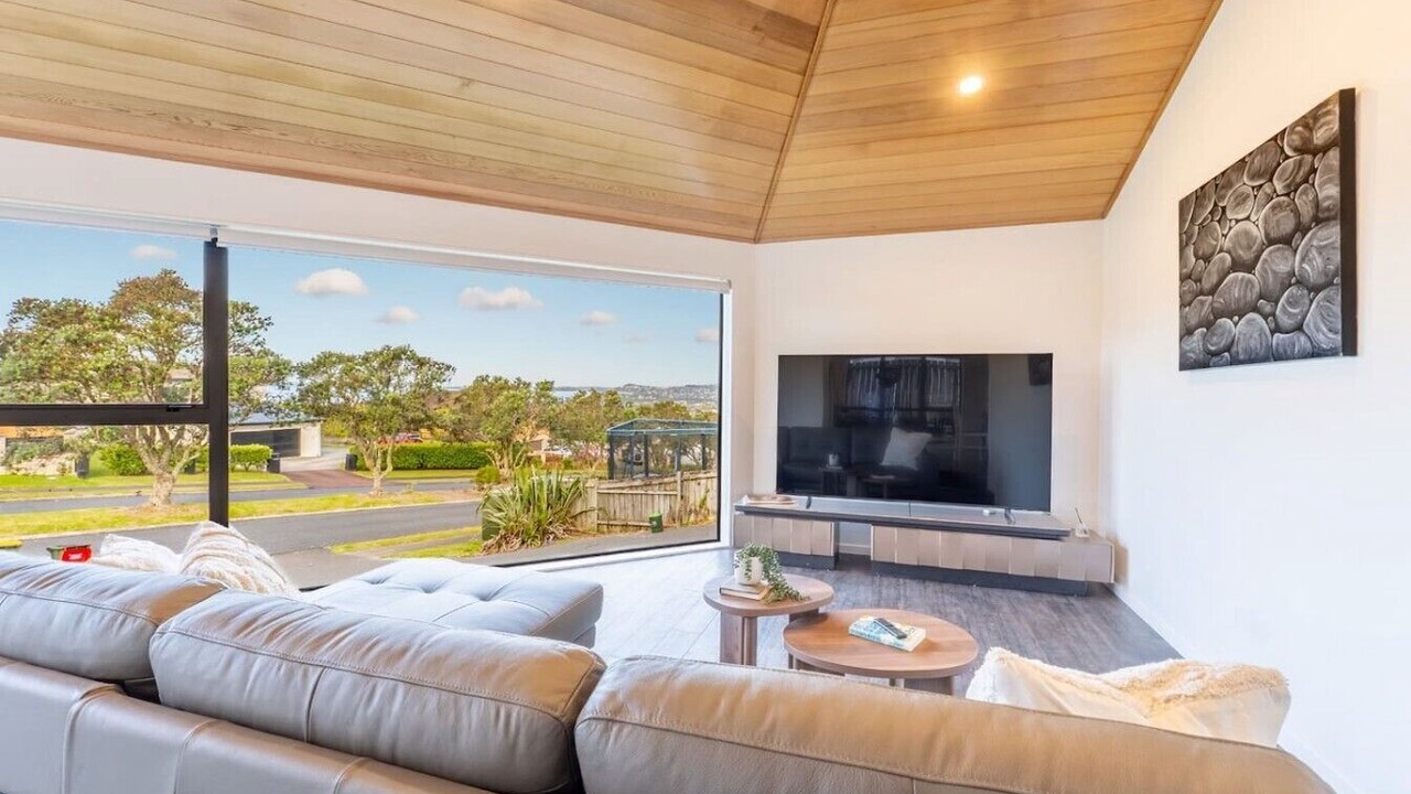 Photo of Livingroom in Orewa