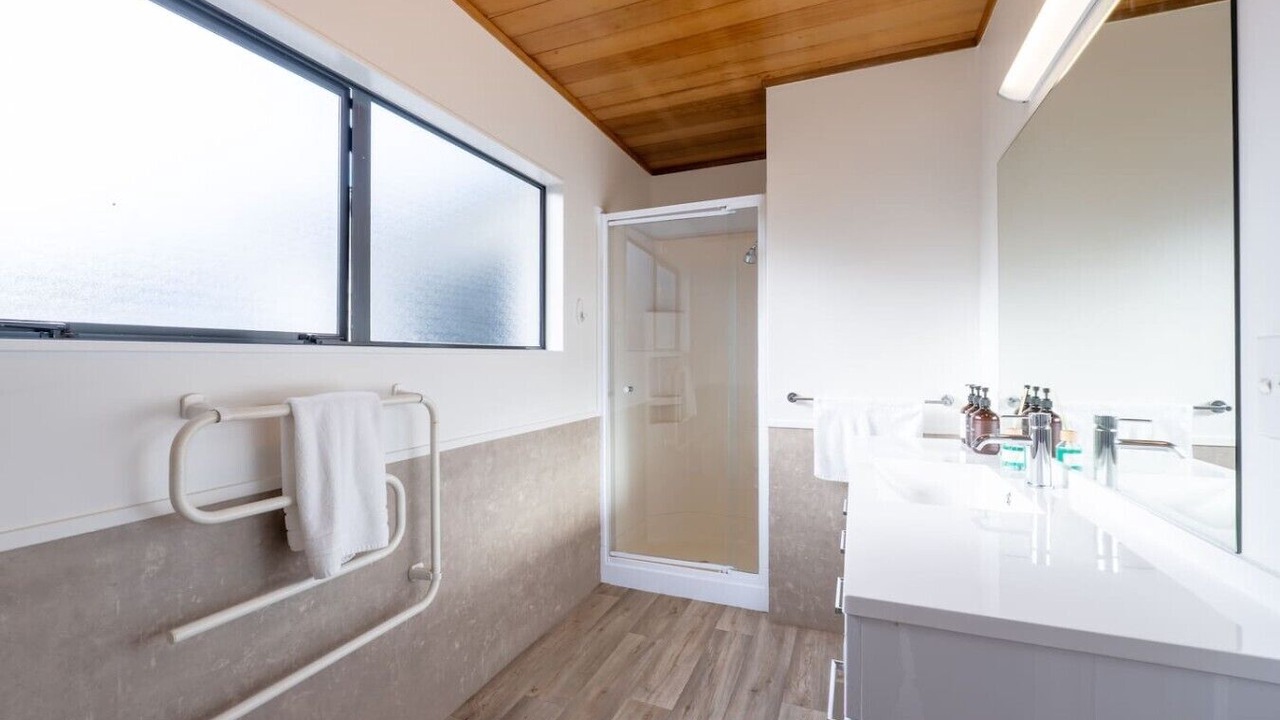 Photo of Bathroom in Orewa