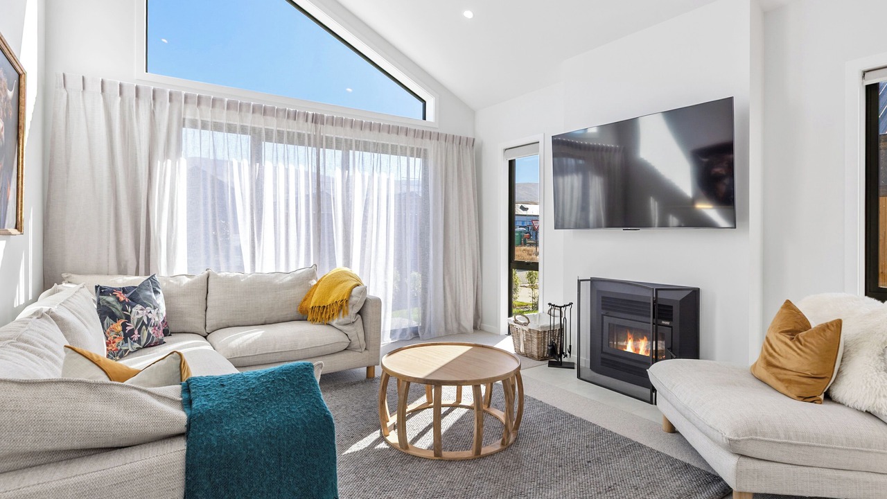 Photo of Livingroom in Lowburn