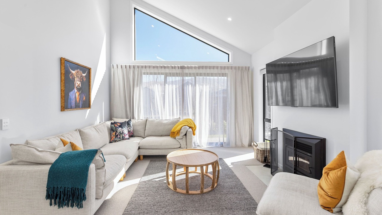 Photo of Livingroom in Lowburn