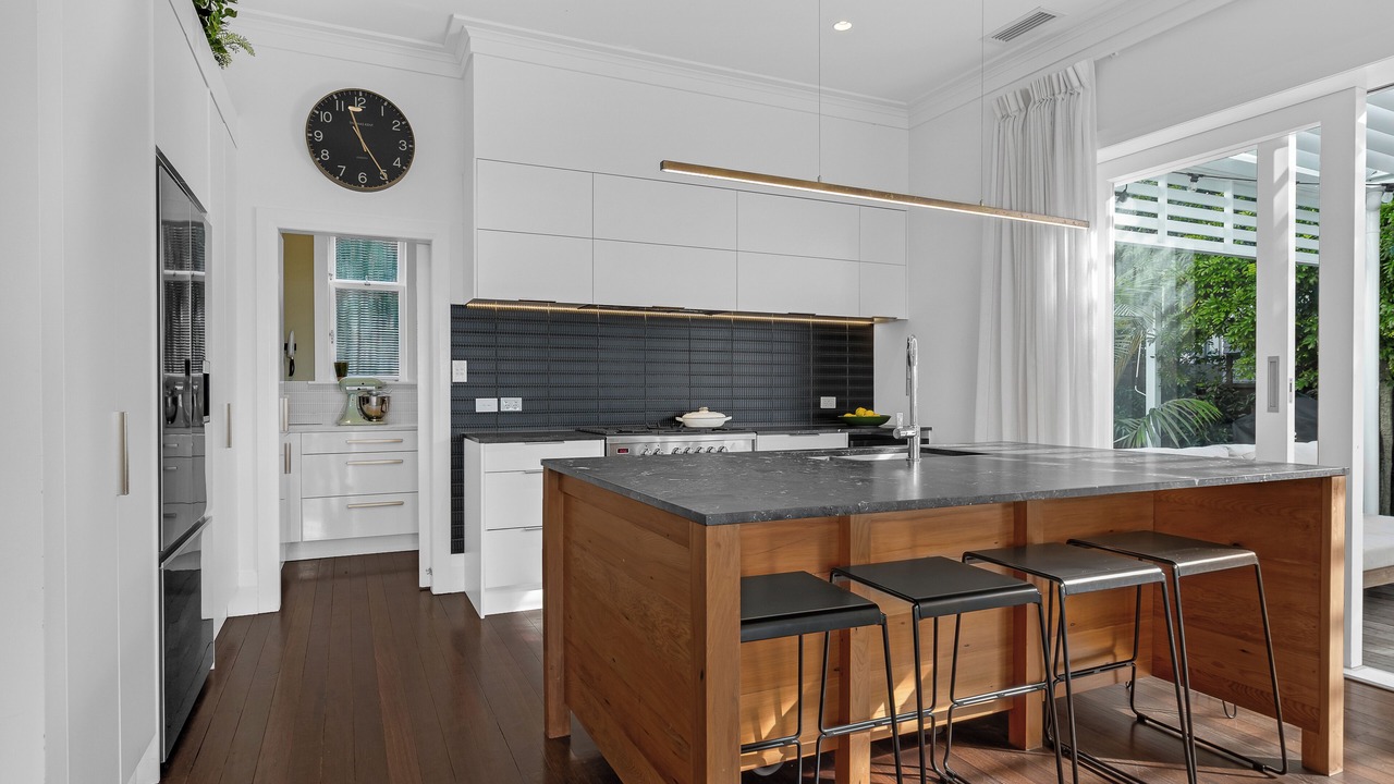 Photo of Kitchen in Narrow Neck