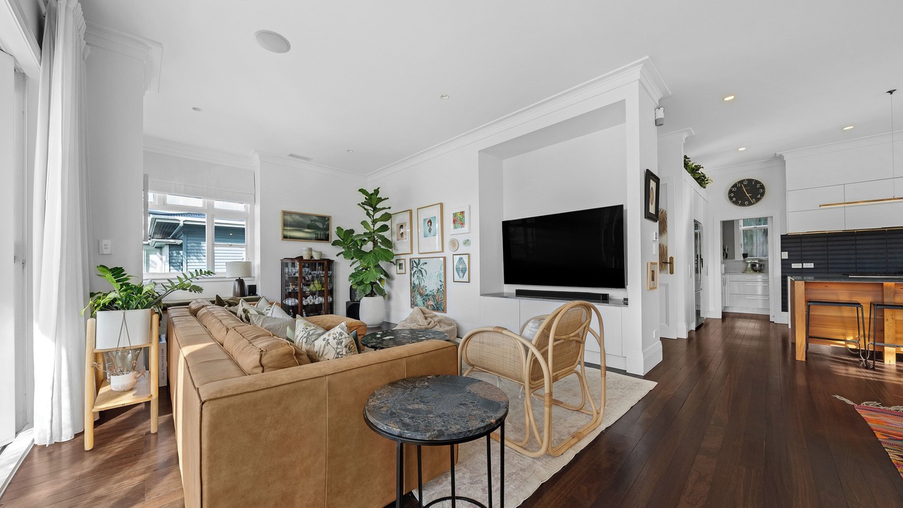 Photo of Livingroom in Narrow Neck