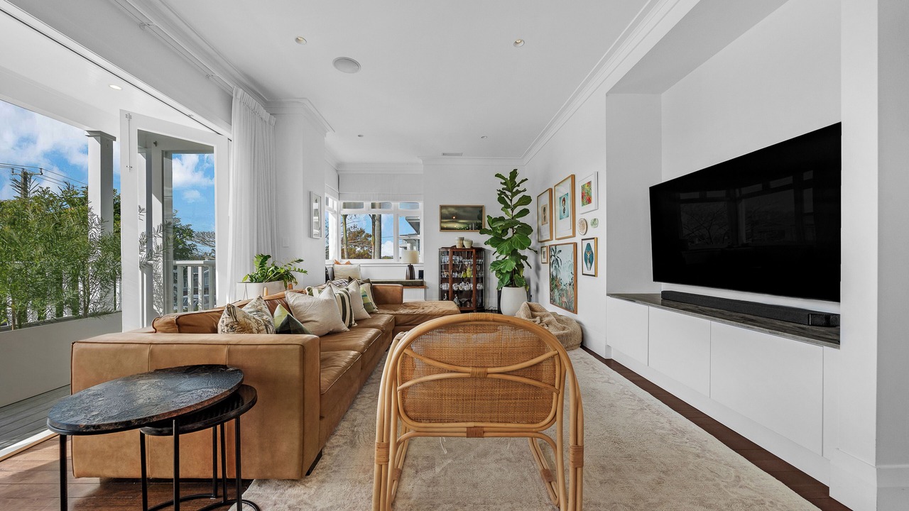 Photo of Livingroom in Narrow Neck