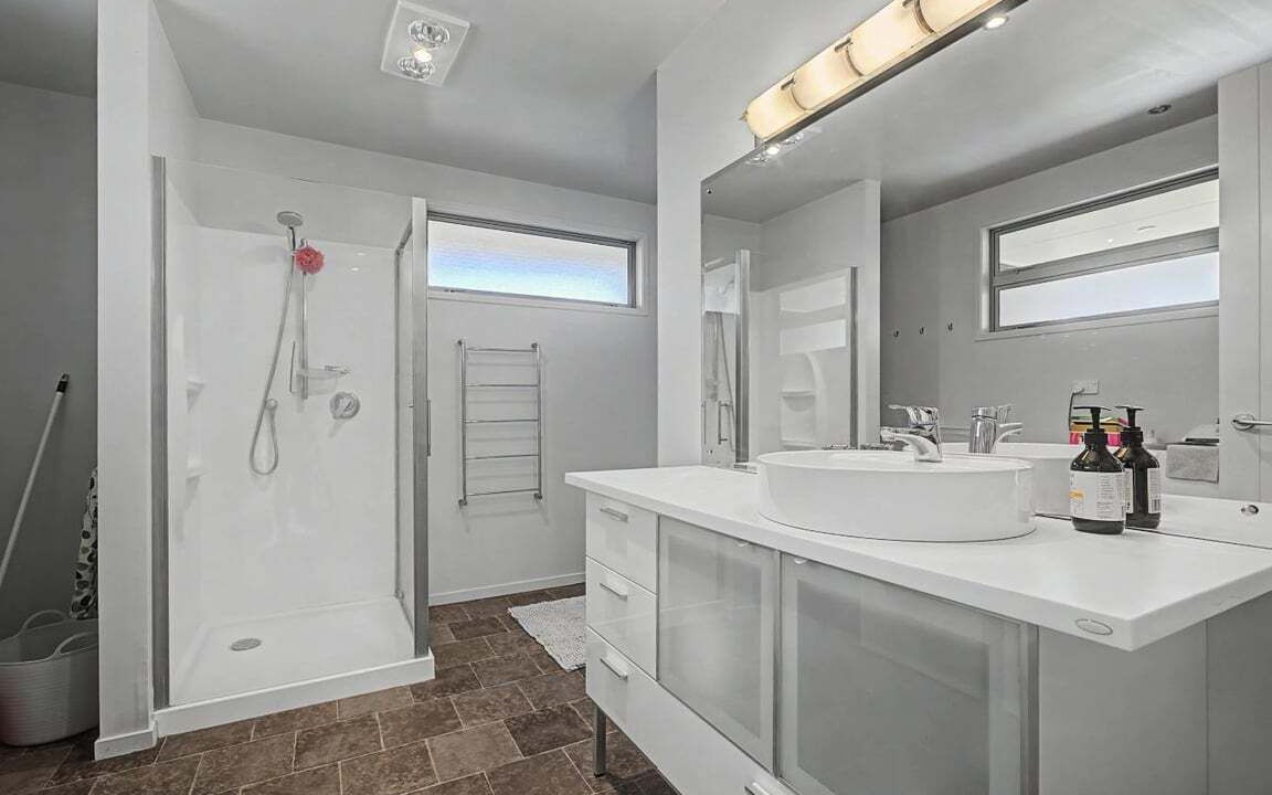 Photo of Bathroom in Whangamata