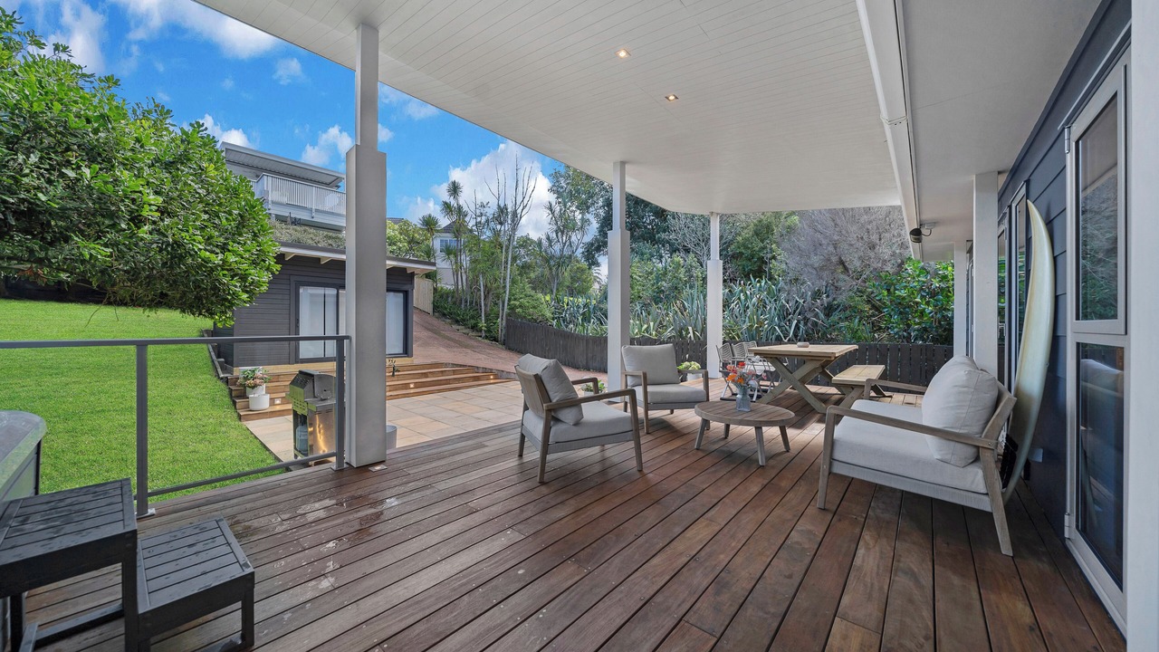Photo of Outdoor in Narrow Neck