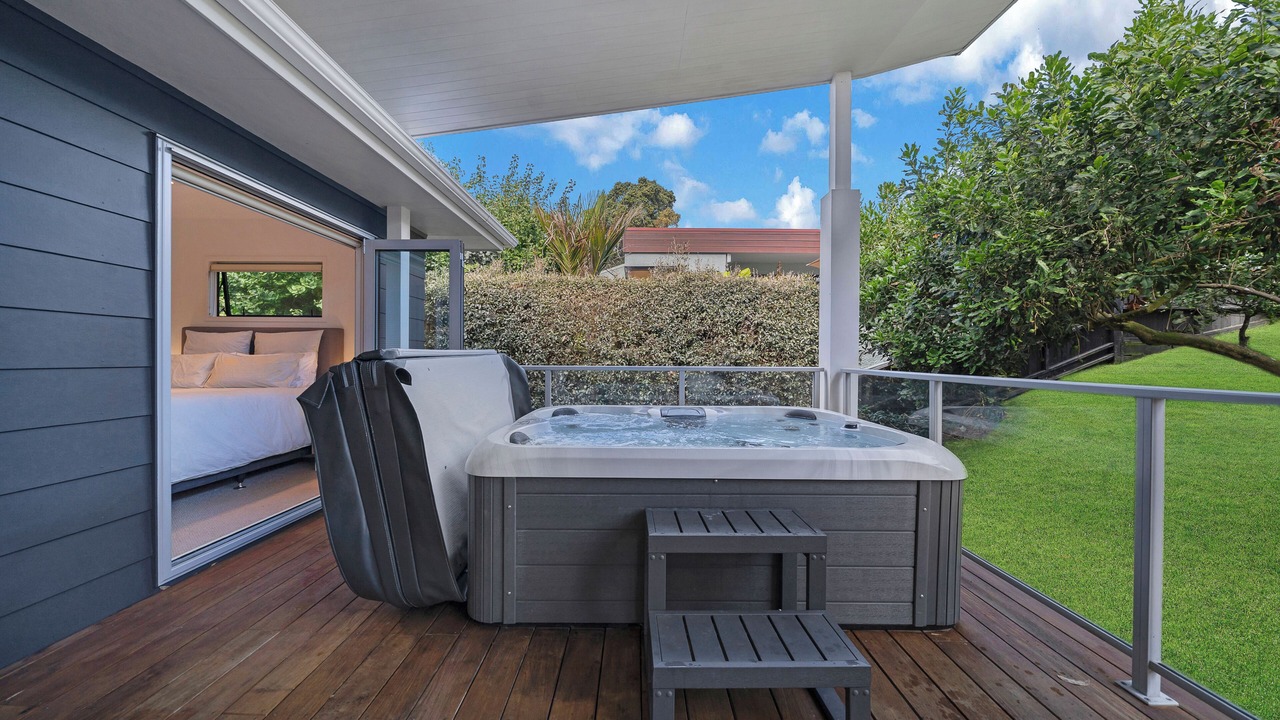 Photo of Outdoor in Narrow Neck