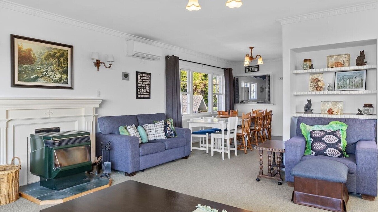 Photo of Livingroom in Acacia Bay