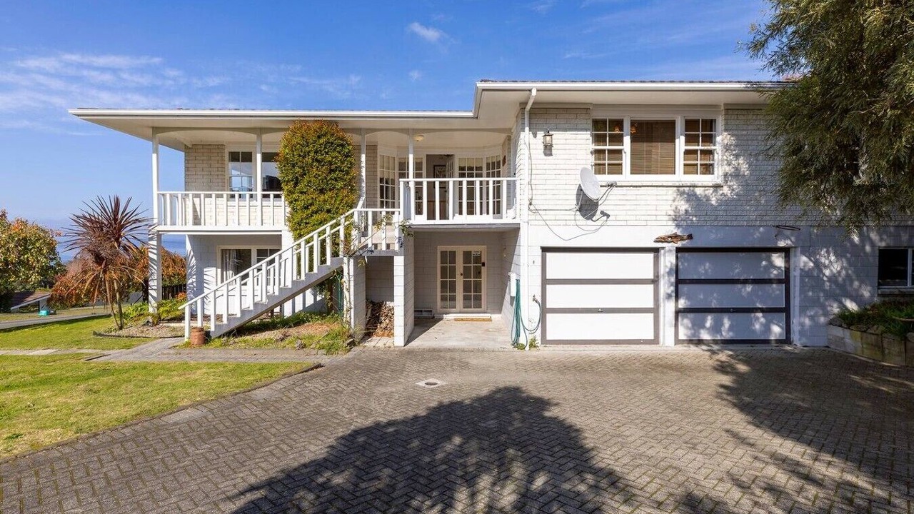 Photo of Outdoor in Acacia Bay