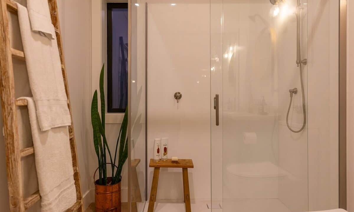 Photo of Bathroom in Acacia Bay