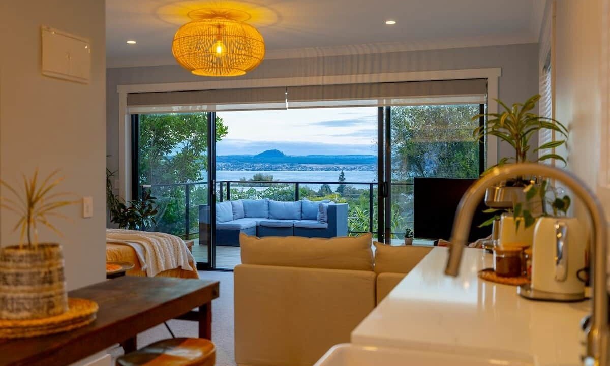 Photo of Livingroom in Acacia Bay