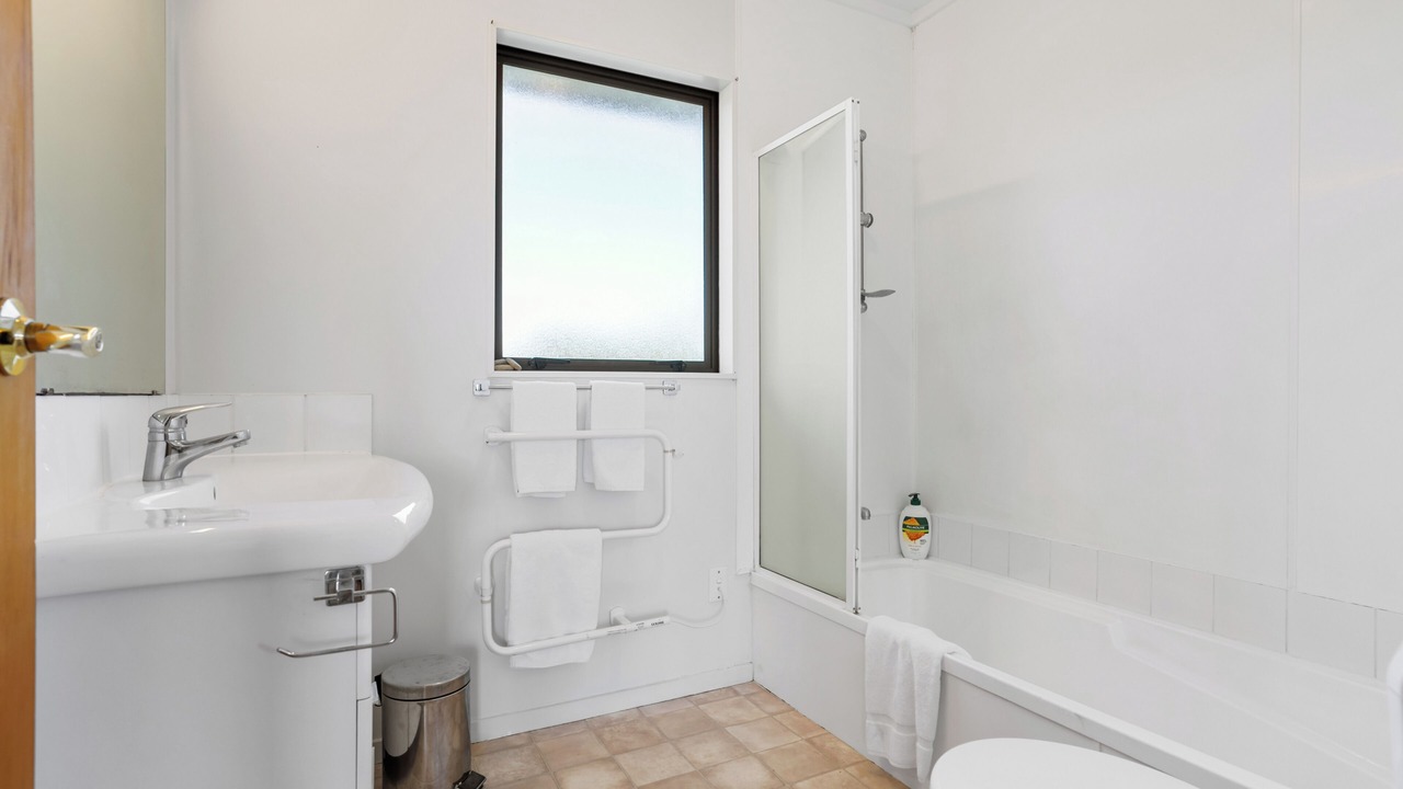 Photo of Bathroom in Whakamarama