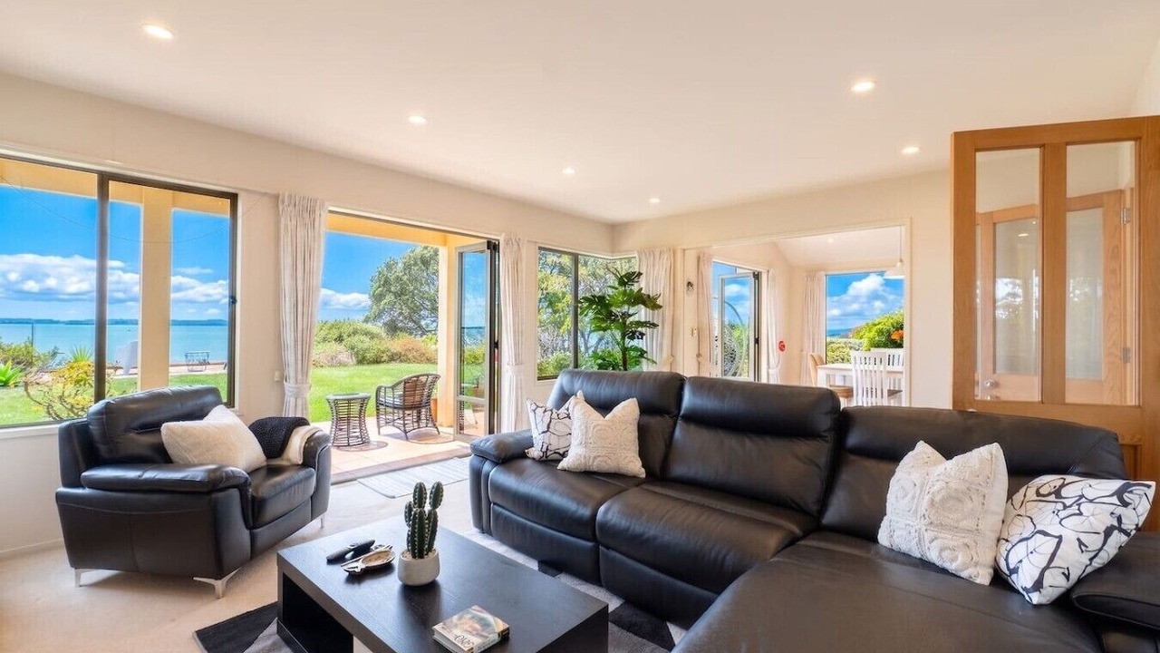 Photo of Livingroom in Bucklands Beach