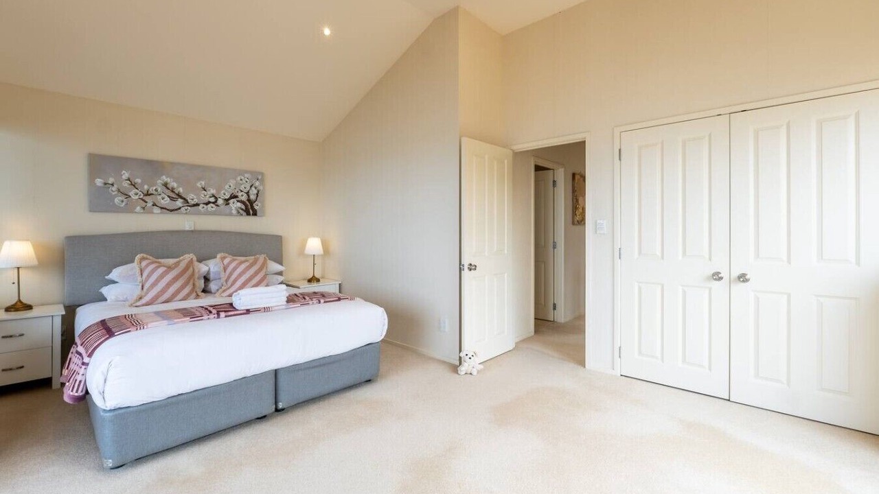 Photo of Bedroom in Bucklands Beach