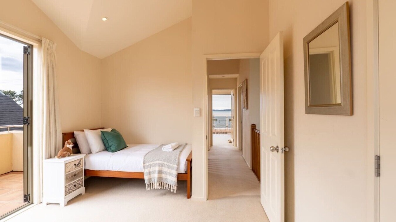 Photo of Bedroom in Bucklands Beach