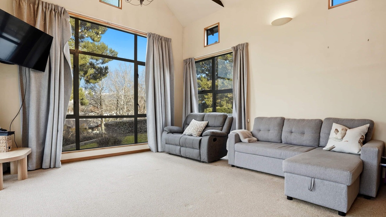 Photo of Livingroom in Lowburn