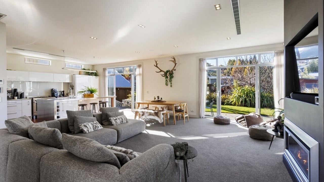 Photo of Livingroom in Arthur's Point