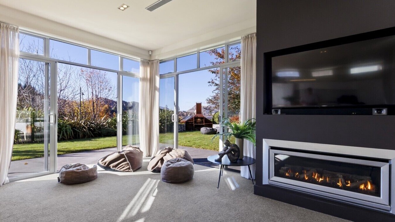 Photo of Livingroom in Arthur's Point