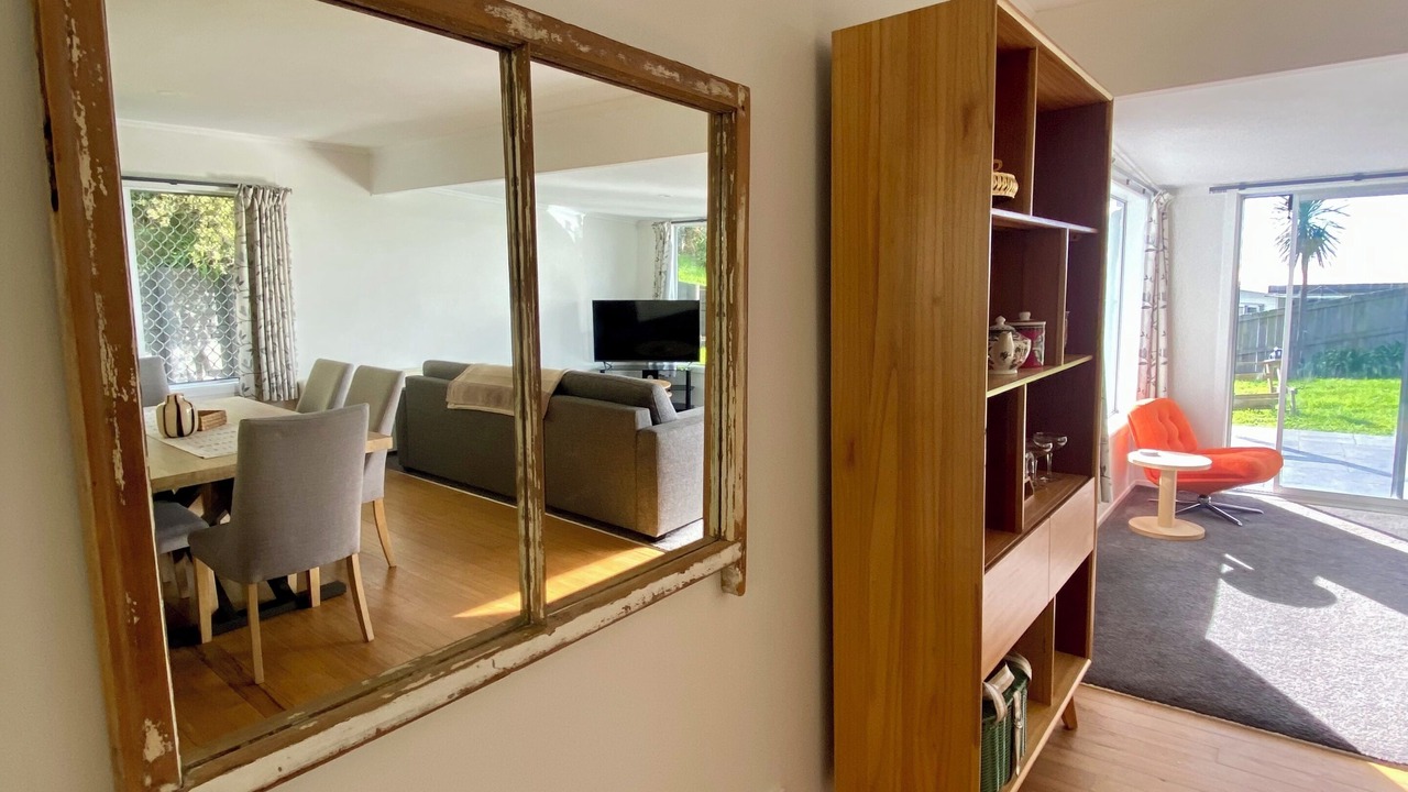 Photo of Livingroom in Cable Bay