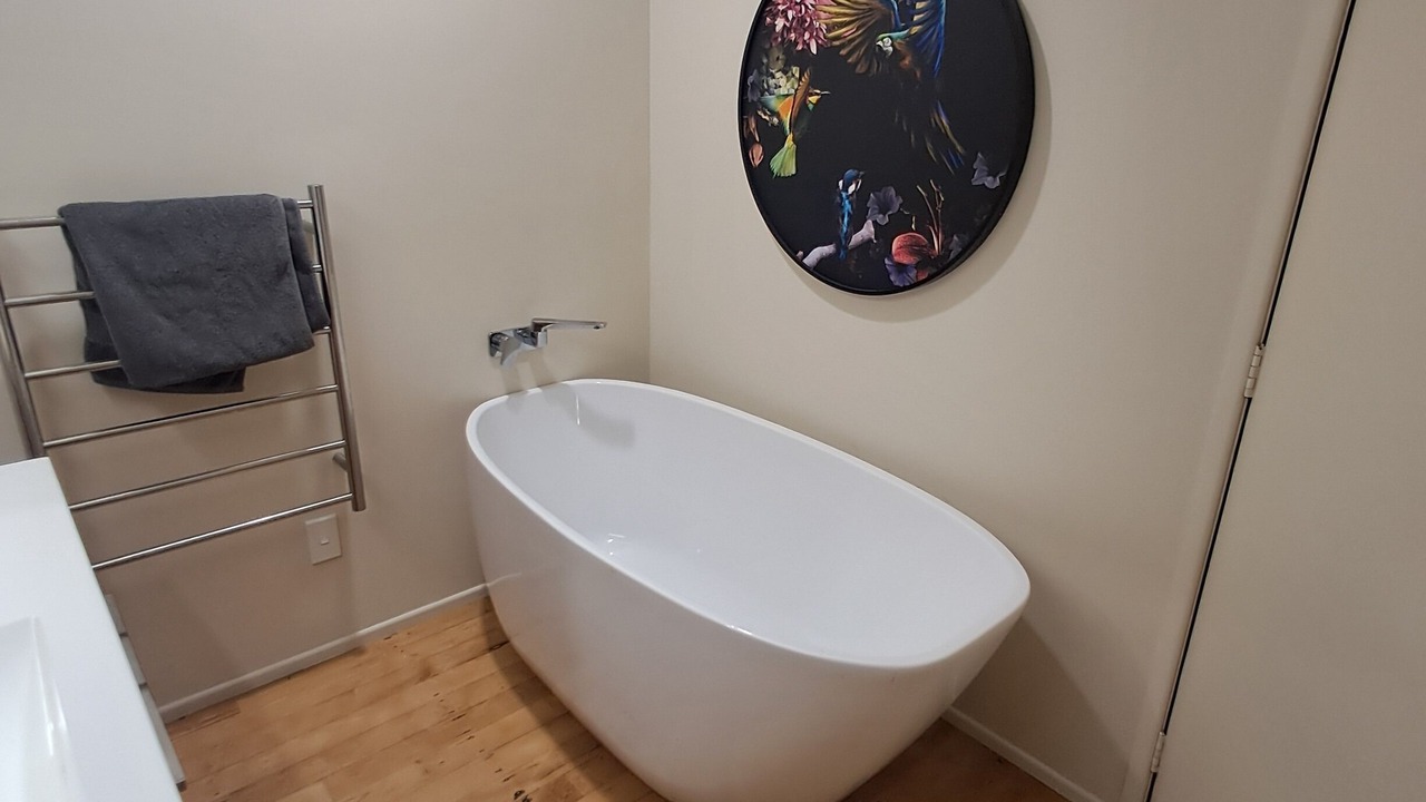 Photo of Bathroom in Ngahinapouri