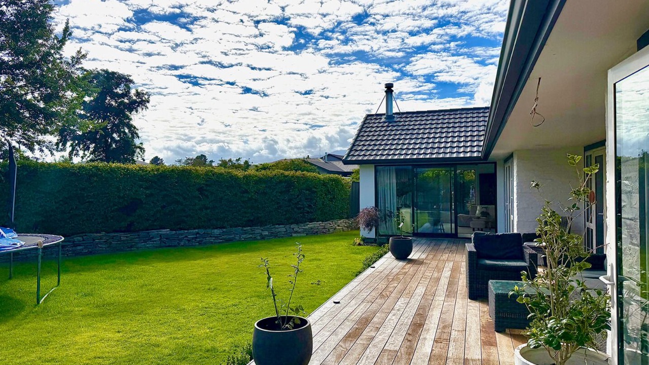 Photo of Outdoor in Lowburn
