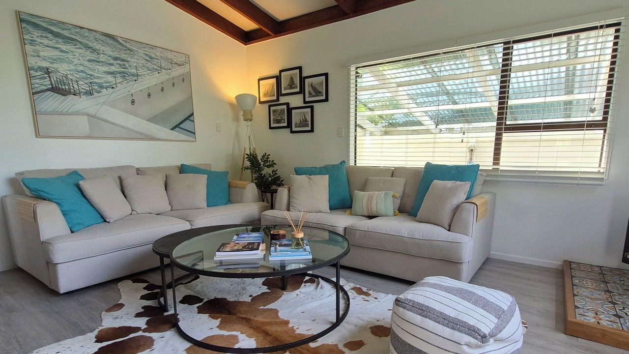 Photo of Livingroom in Russell