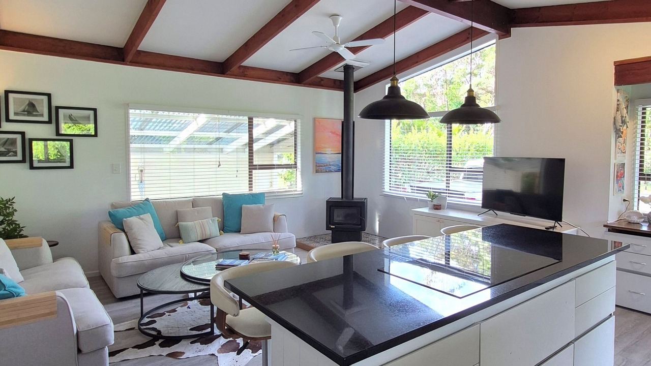 Photo of Livingroom in Russell