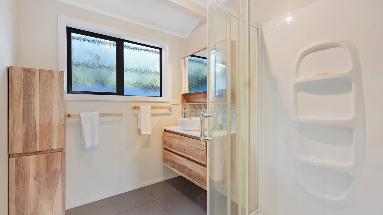 Photo of Bathroom in Ngaio Bay