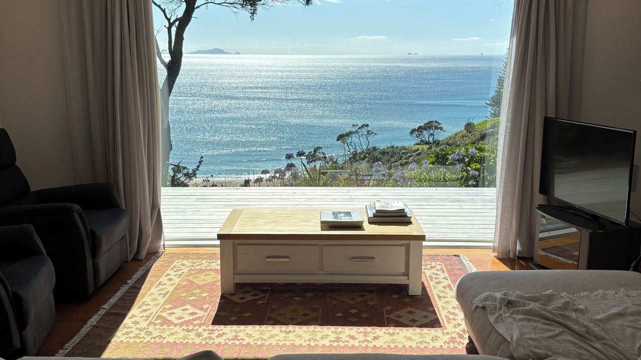 Photo of Livingroom in Whananaki