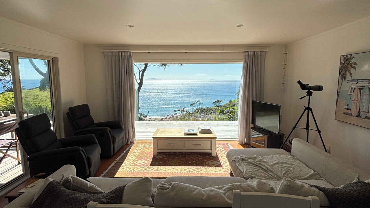 Photo of Livingroom in Whananaki
