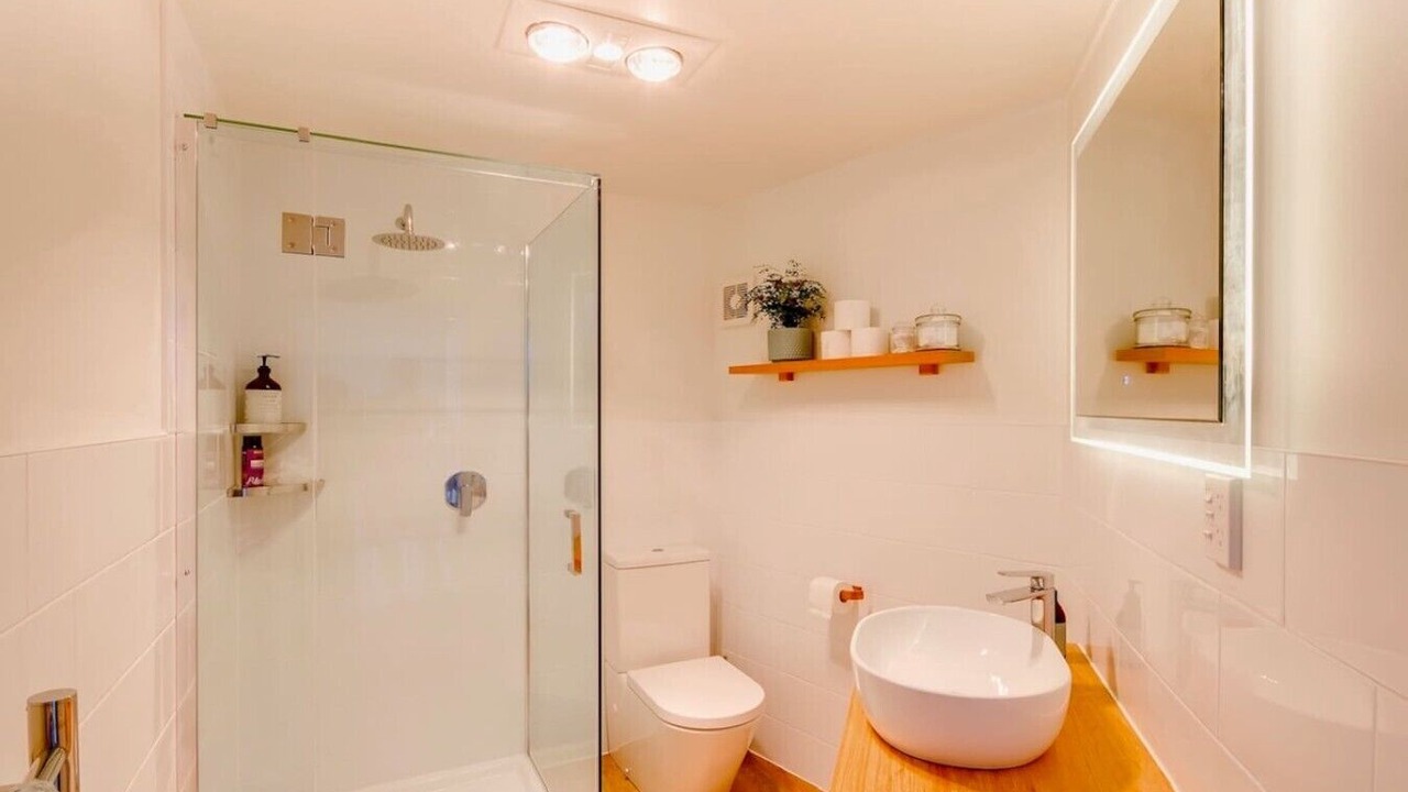 Photo of Bathroom in Acacia Bay