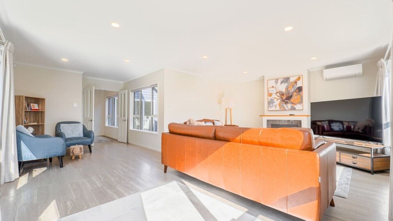 Photo of Livingroom in Somerville