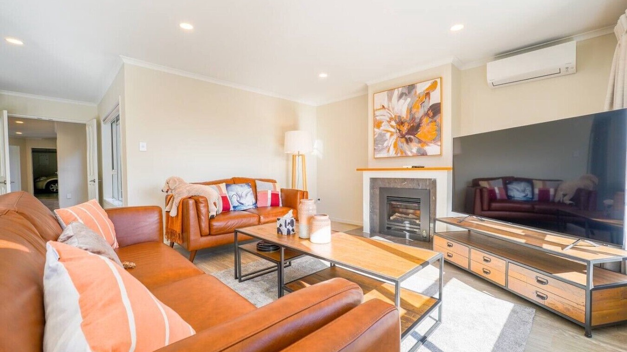 Photo of Livingroom in Somerville