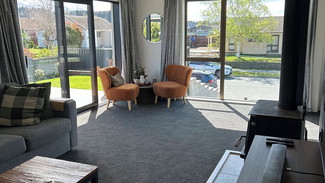 Photo of Livingroom in Lowburn