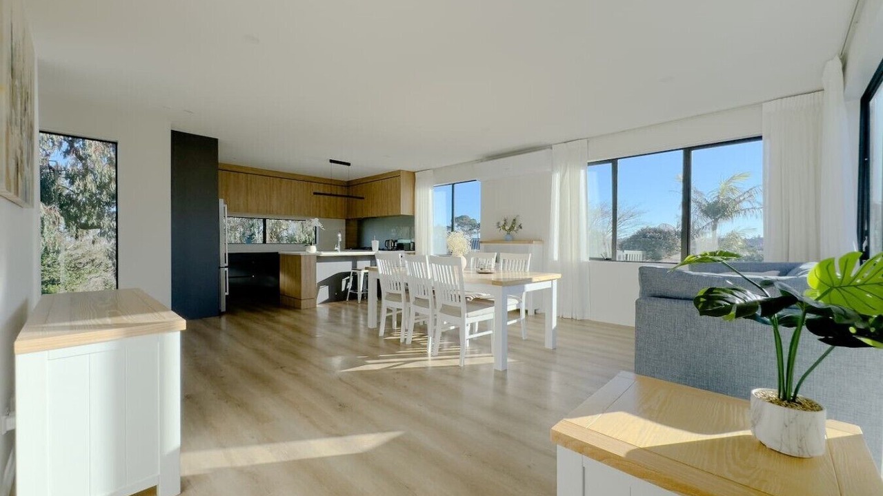 Photo of Livingroom in Forrest Hill