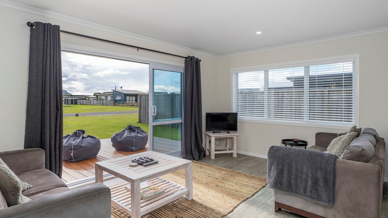 Photo of Livingroom in Cooks Beach