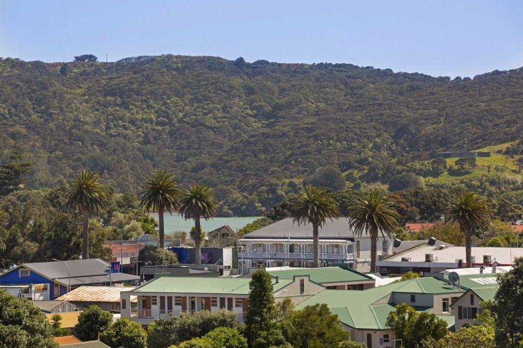 Photo of Others in Raglan