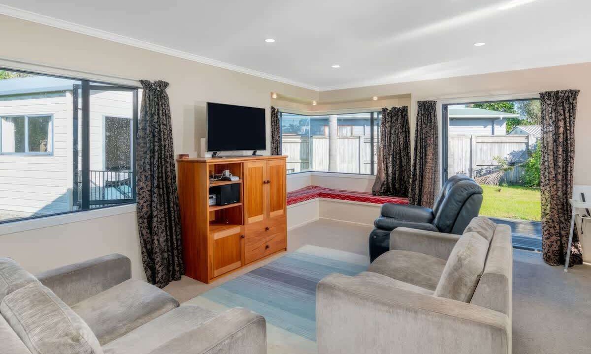 Photo of Livingroom in Cooks Beach
