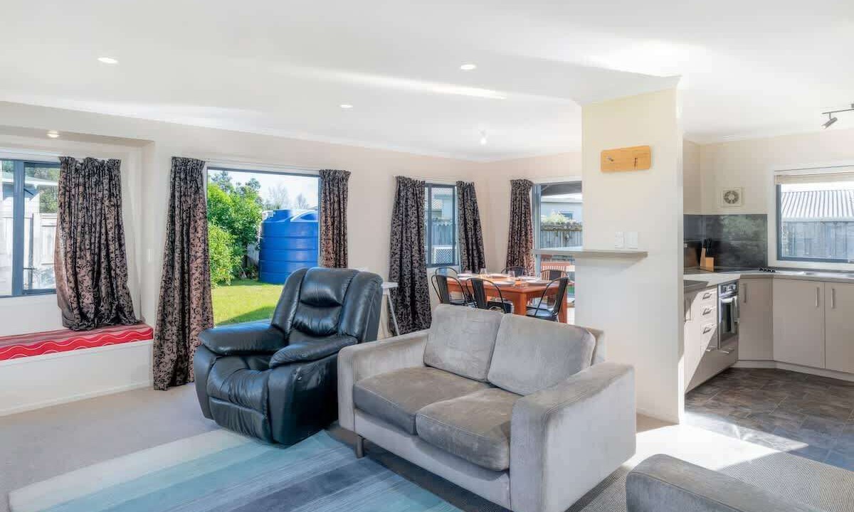 Photo of Livingroom in Cooks Beach