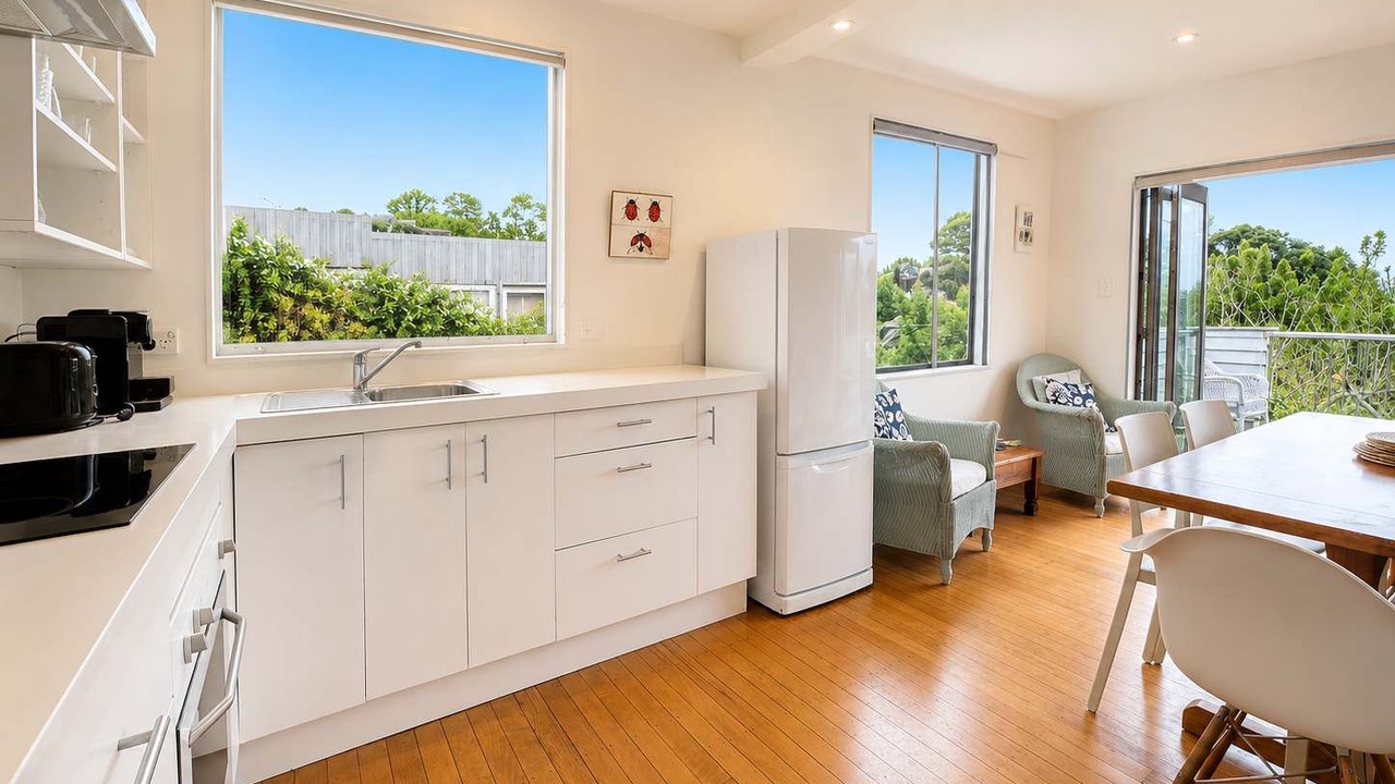 Photo of Kitchen in Onetangi