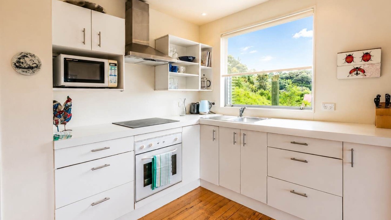 Photo of Kitchen in Onetangi