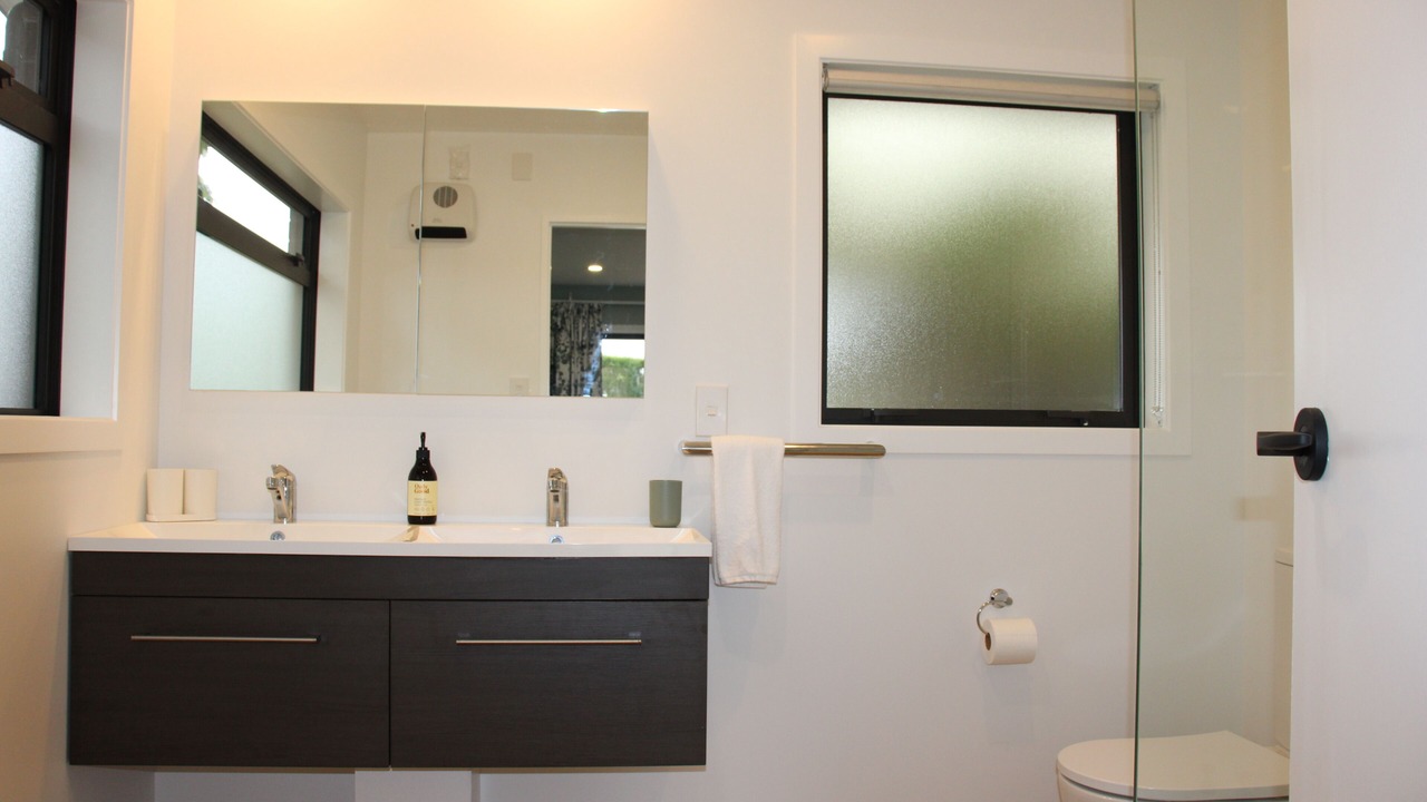 Photo of Bathroom in Whakatu